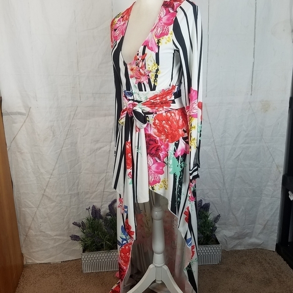 Venus  floral asymmetrical side hem maxi top - Picture 4 of 12